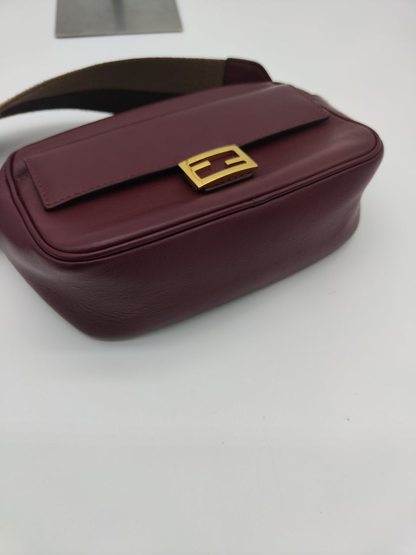 Tracolla Fendi baguette camera