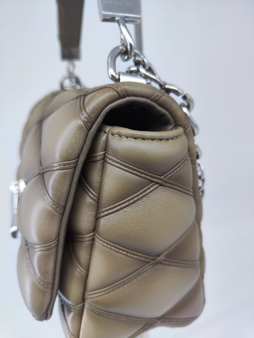 Louis Vuitton 14
