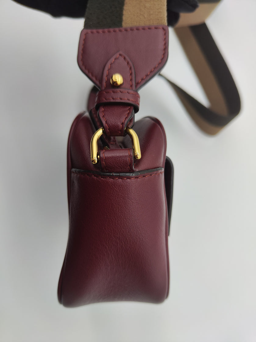 Tracolla Fendi baguette camera