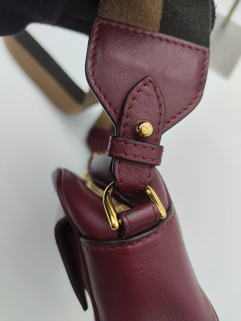 Tracolla Fendi baguette camera