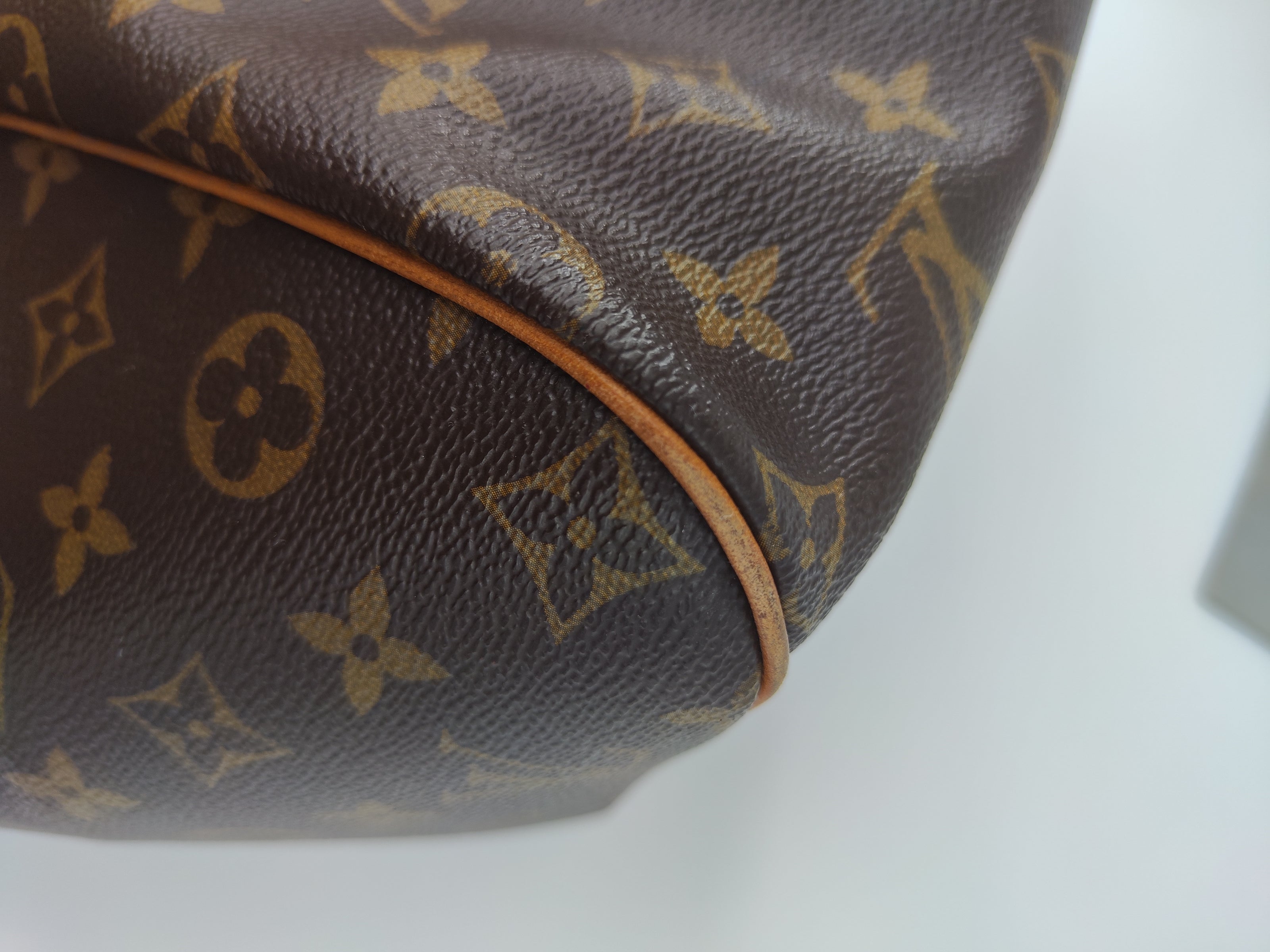 Louis Vuitton Tivoli