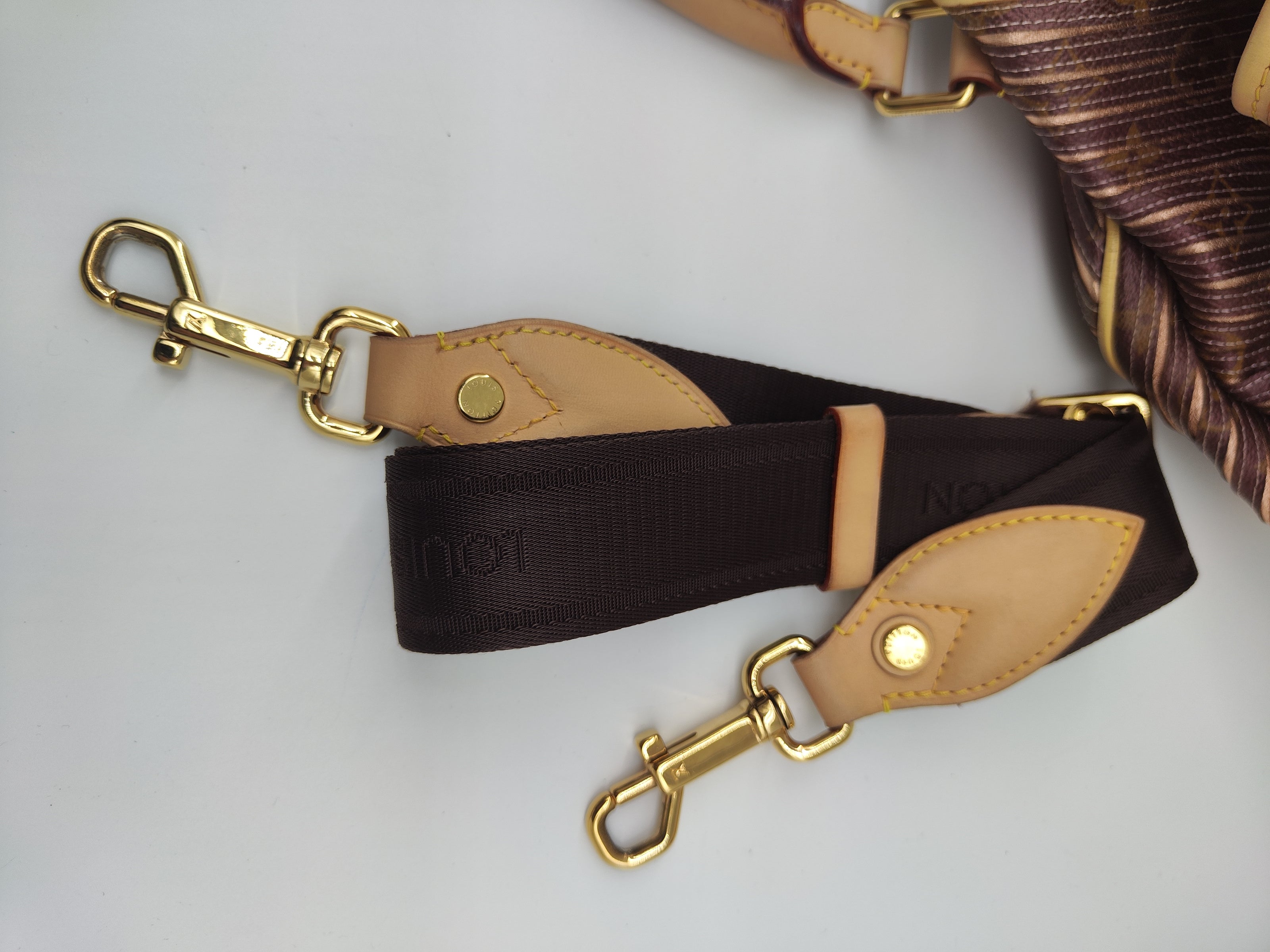 Neonoé Limited edition LV