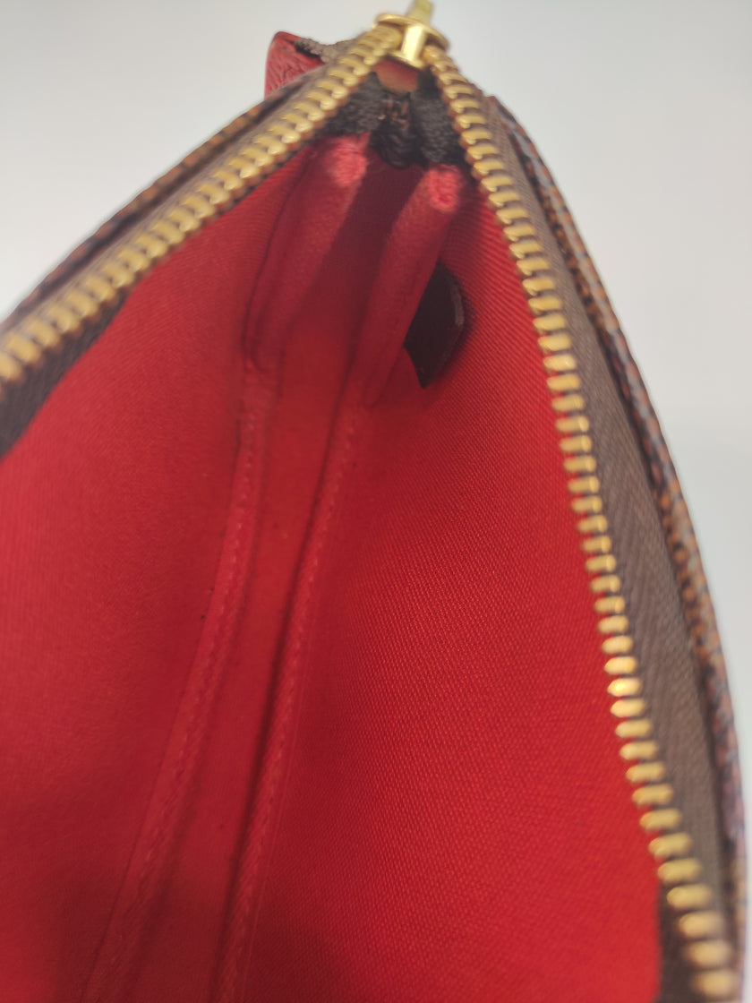 Pochette LV tour eiffel