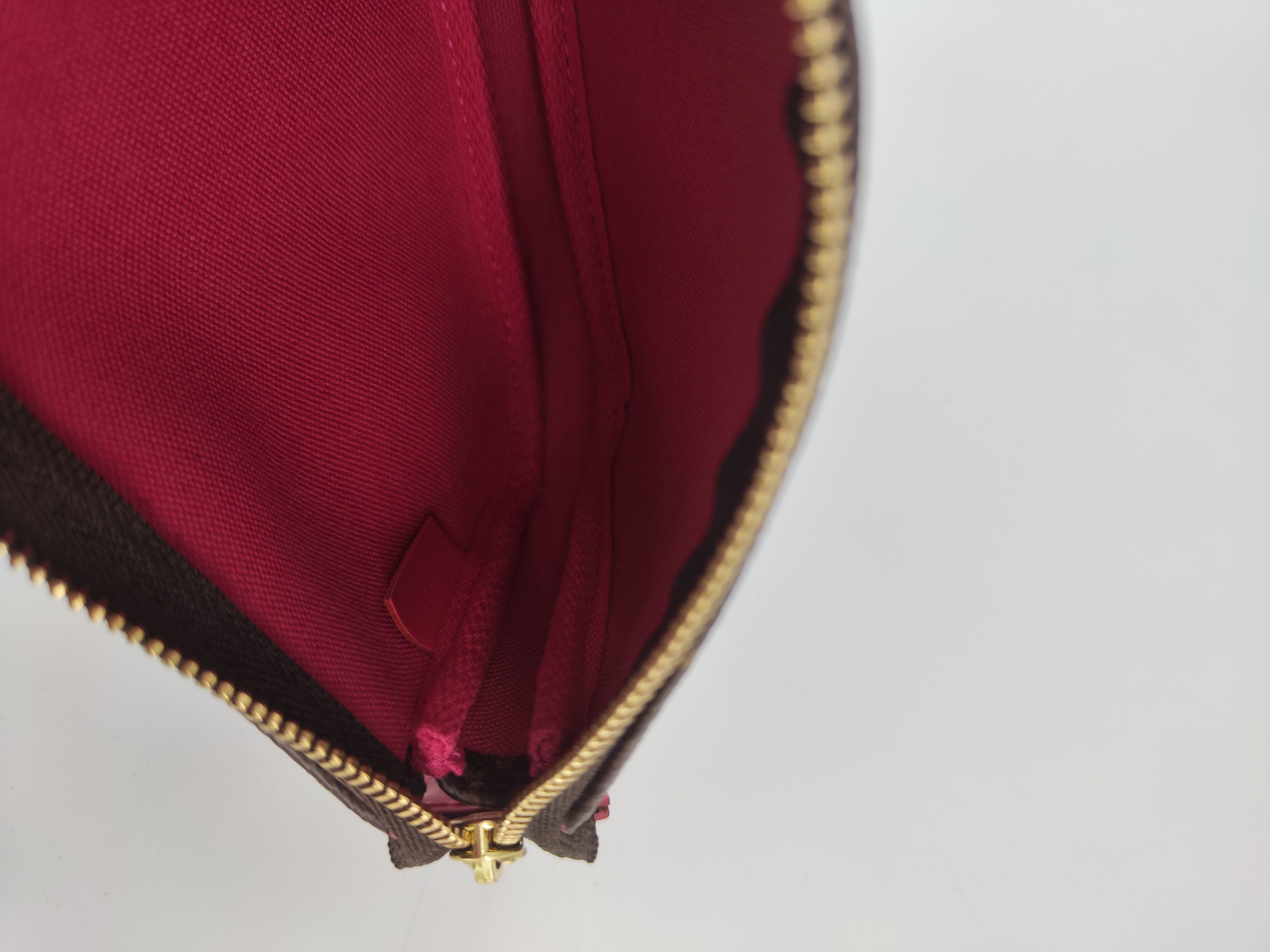 Pochette LV Limited edition luna park