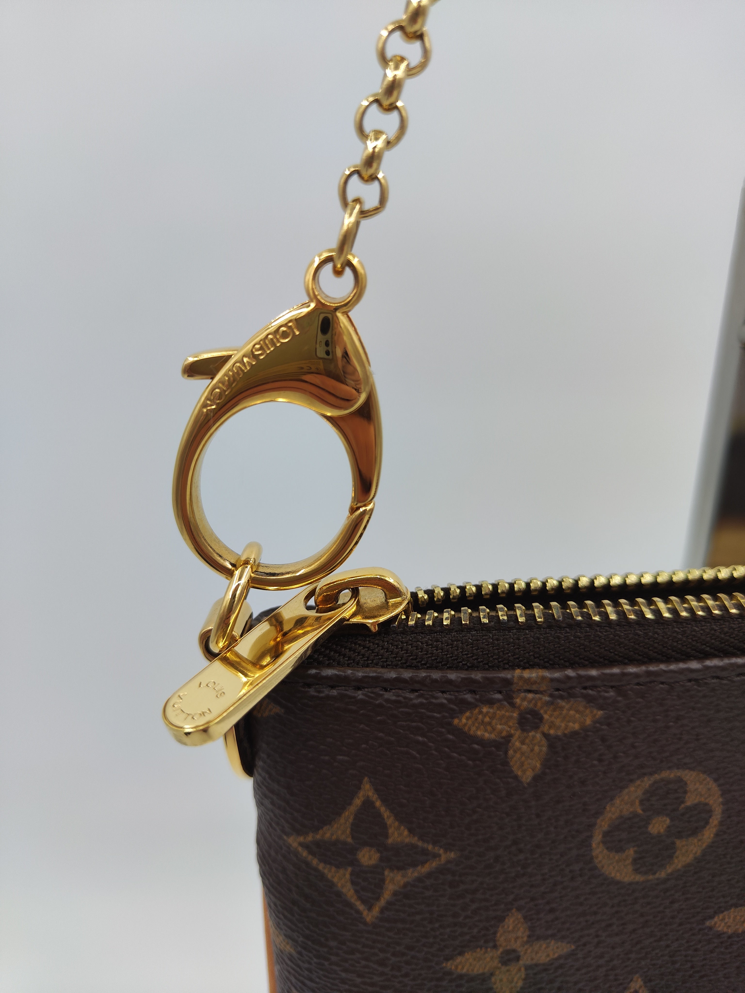 Pochette LV Milla