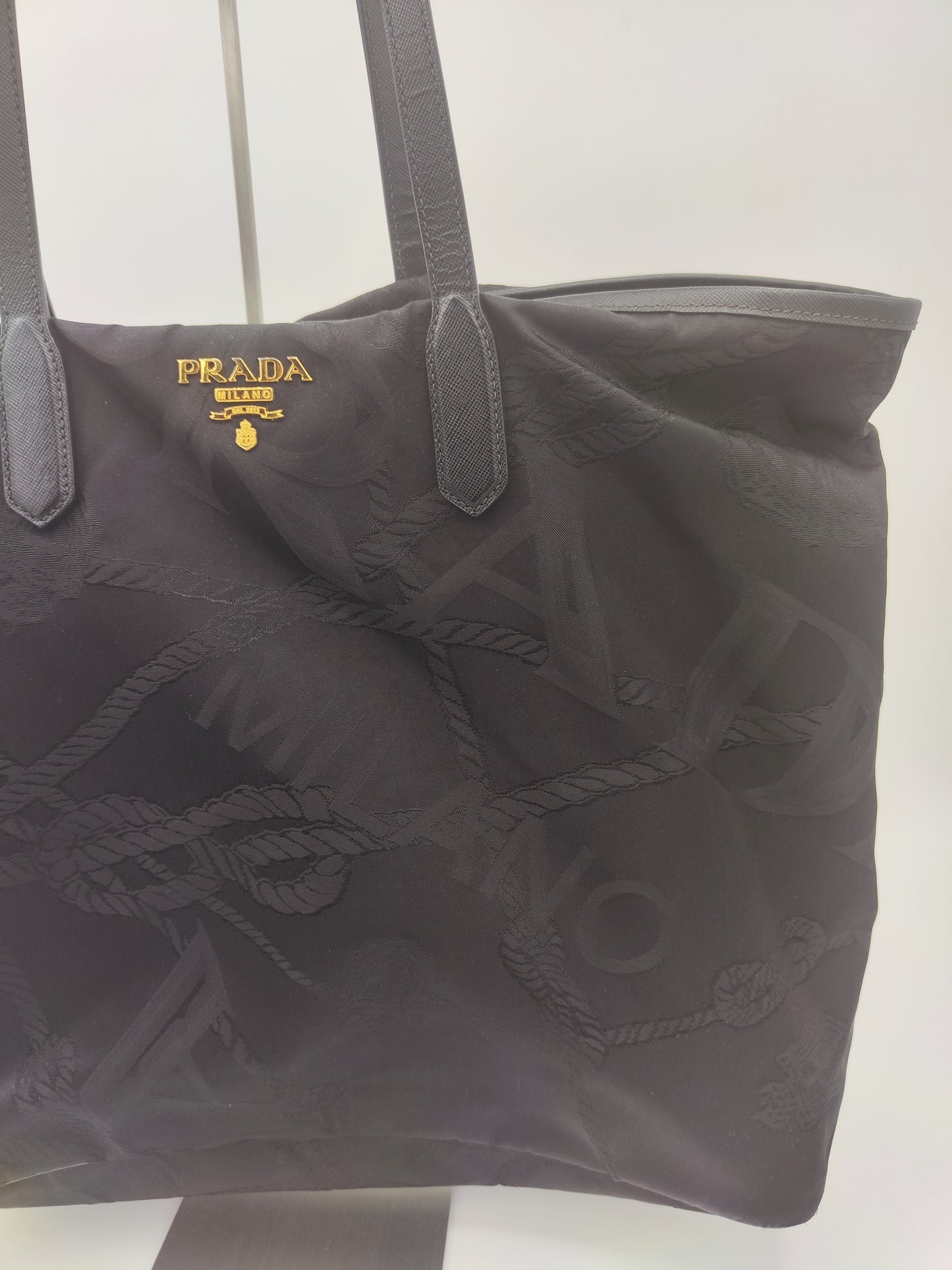 Prada shopping