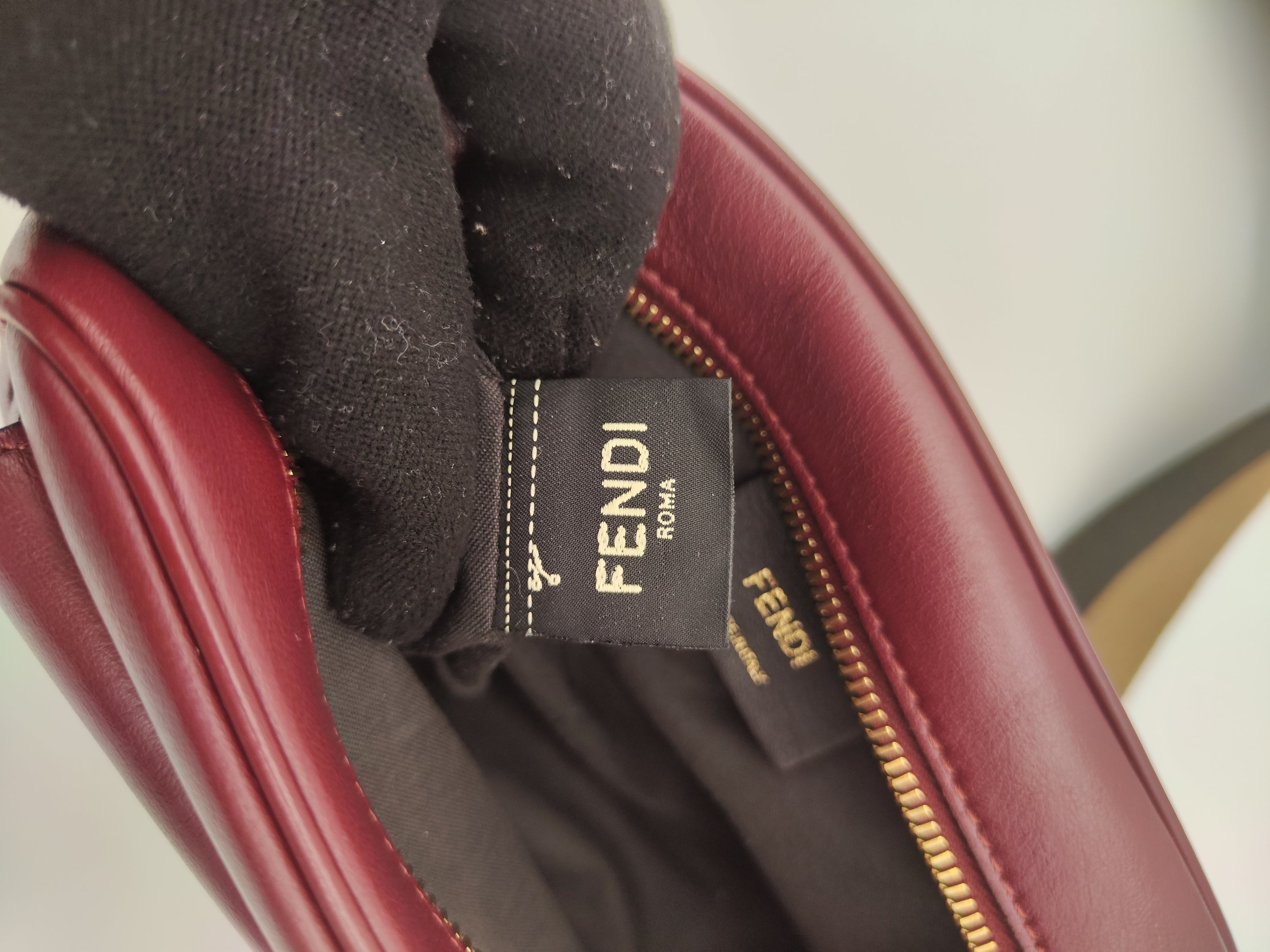 Tracolla Fendi baguette camera