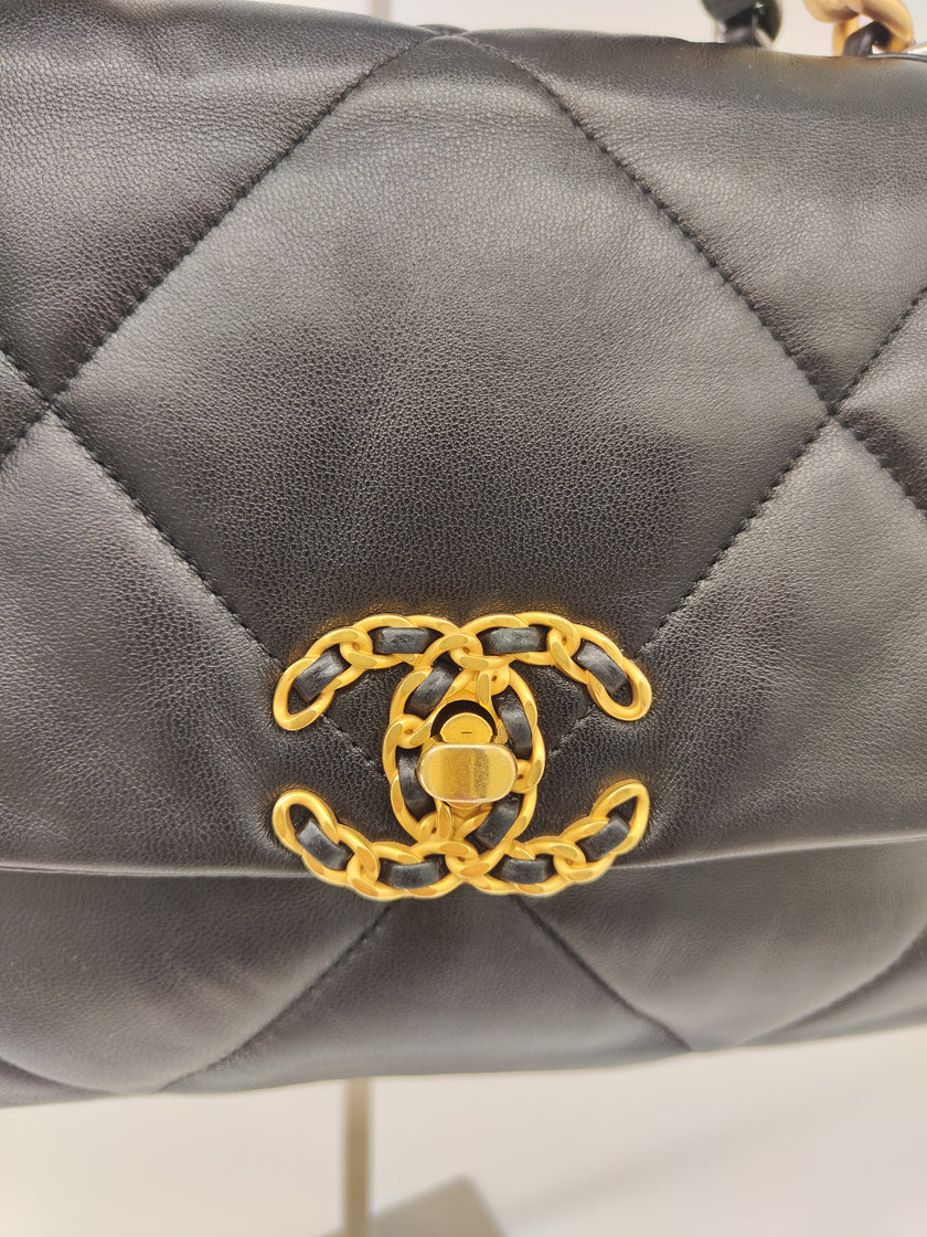 Chanel 19