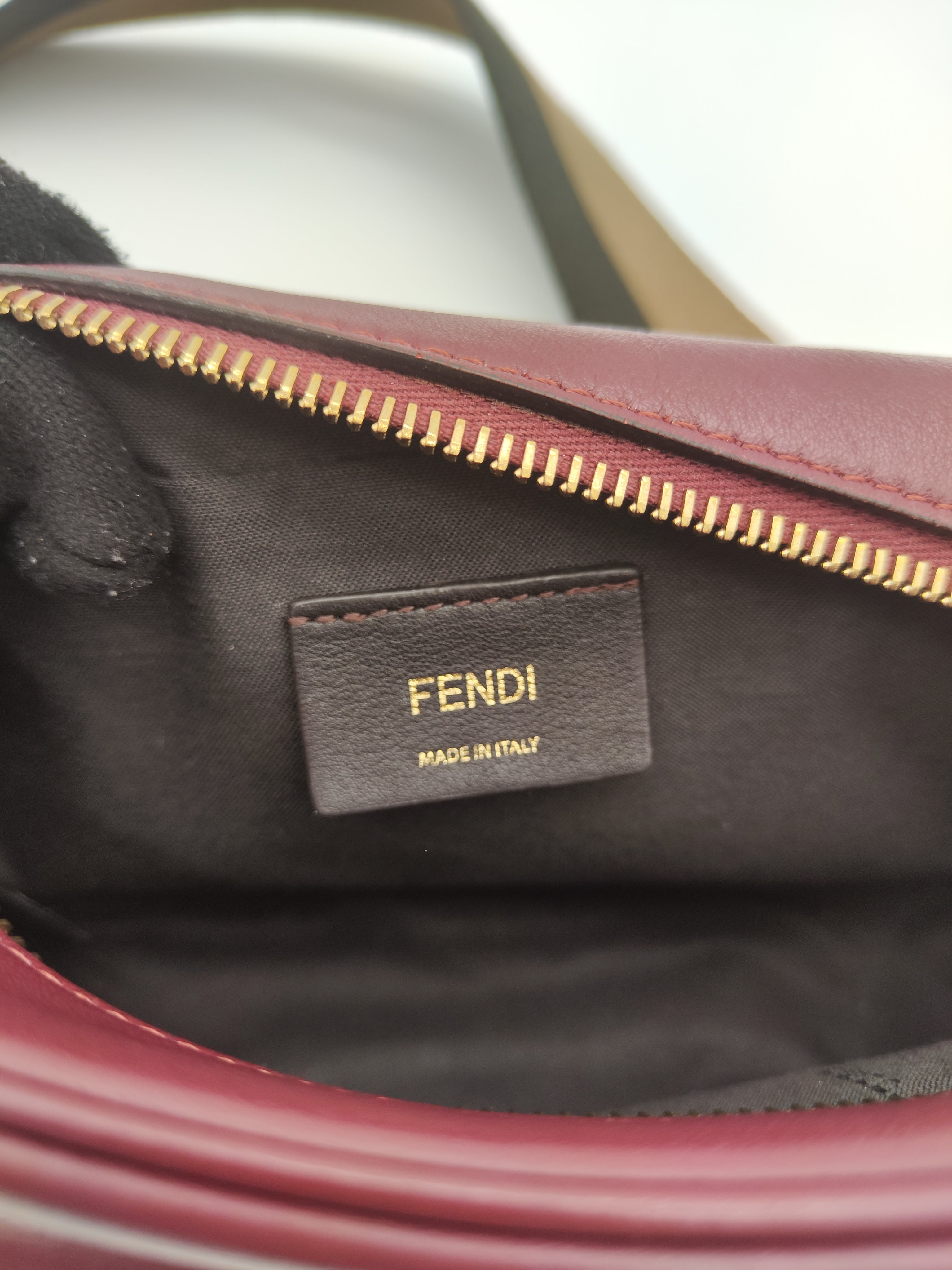 Tracolla Fendi baguette camera