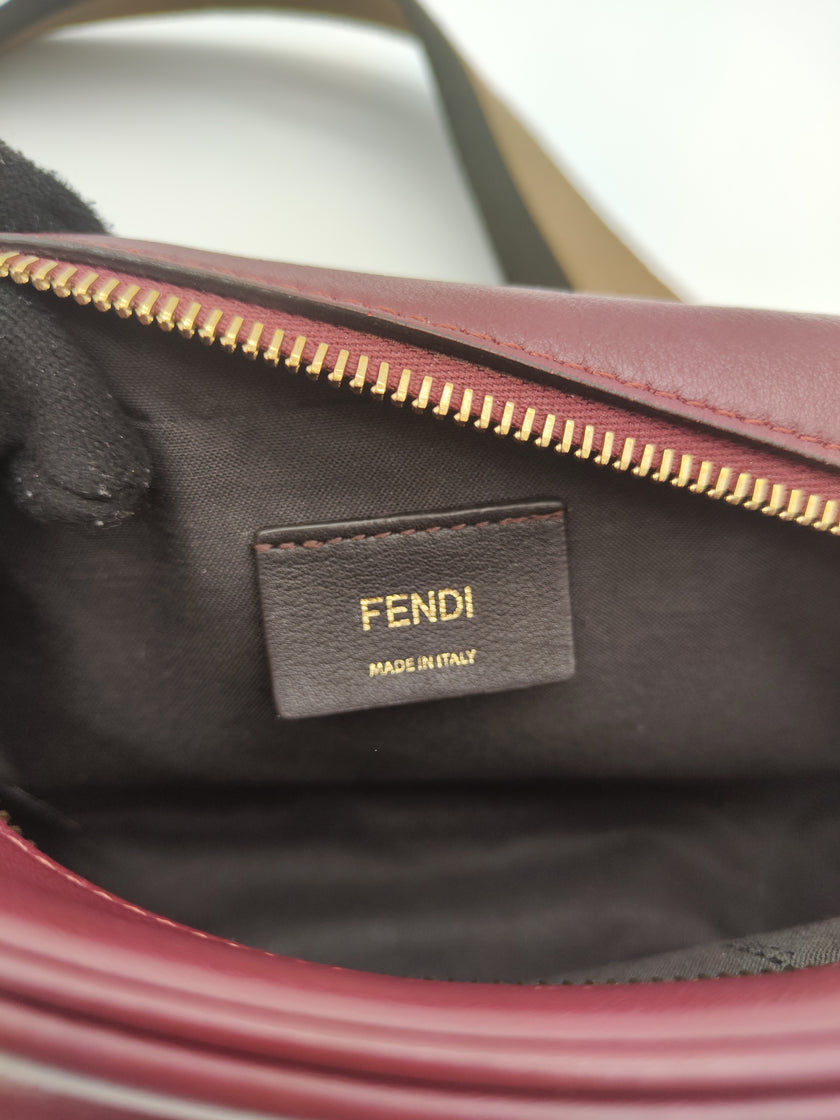 Tracolla Fendi baguette camera