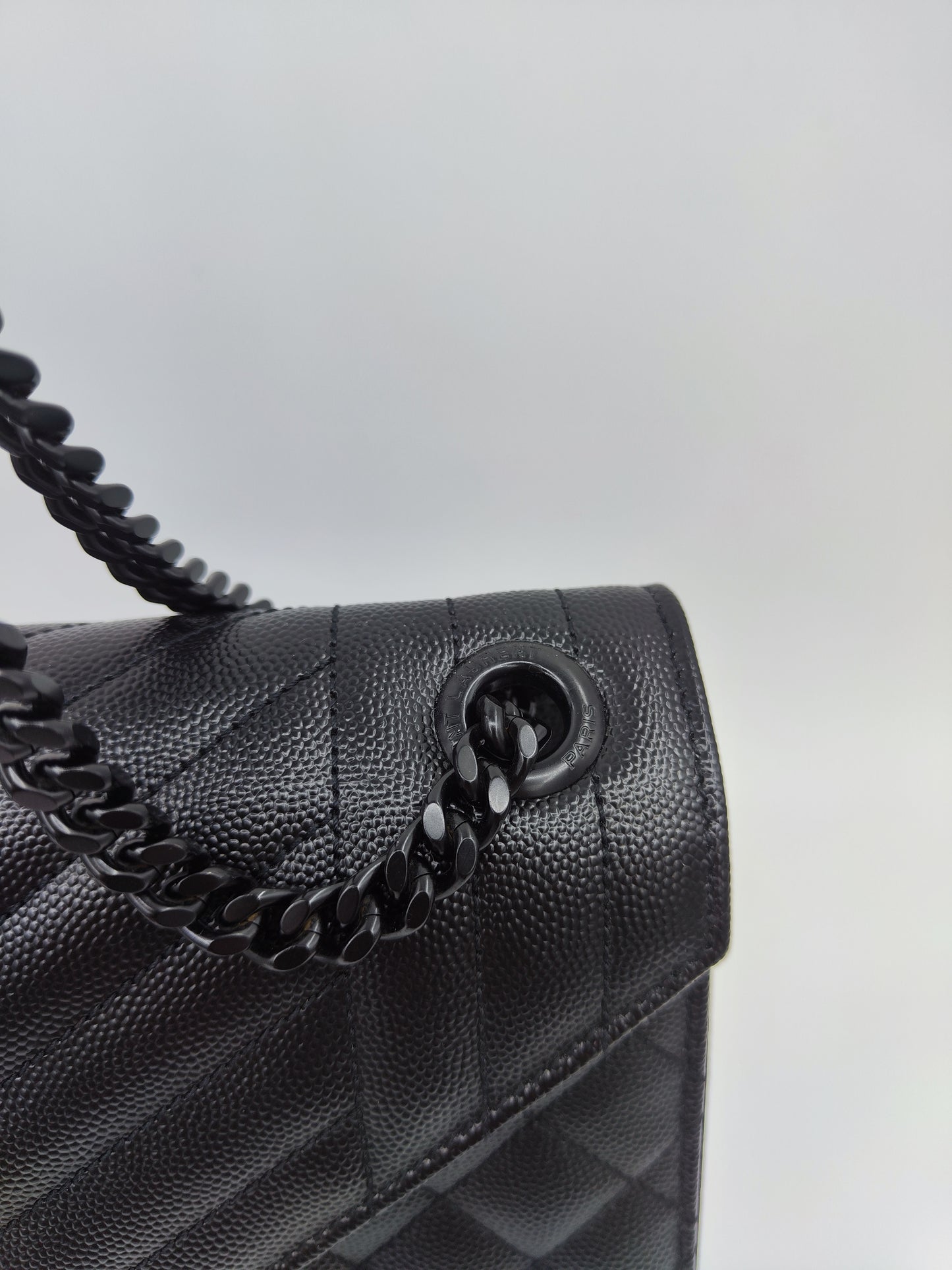 Saint Laurent Enveloppe