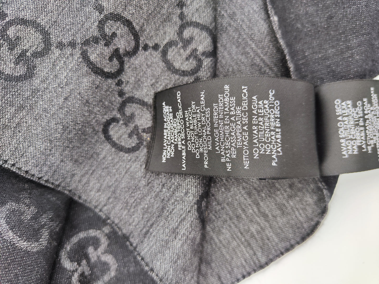 Sciarpa GG nera e grigio scuro