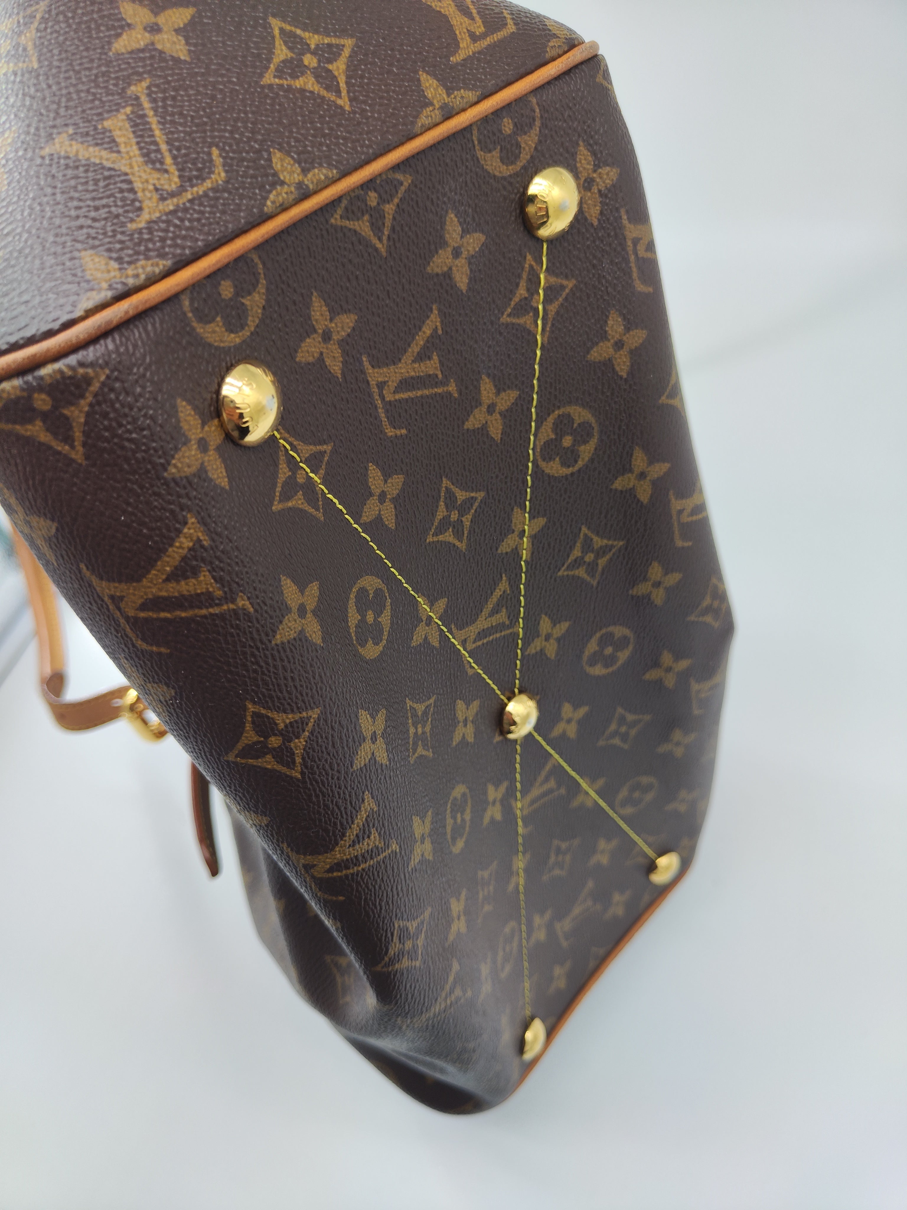 Louis Vuitton Tivoli