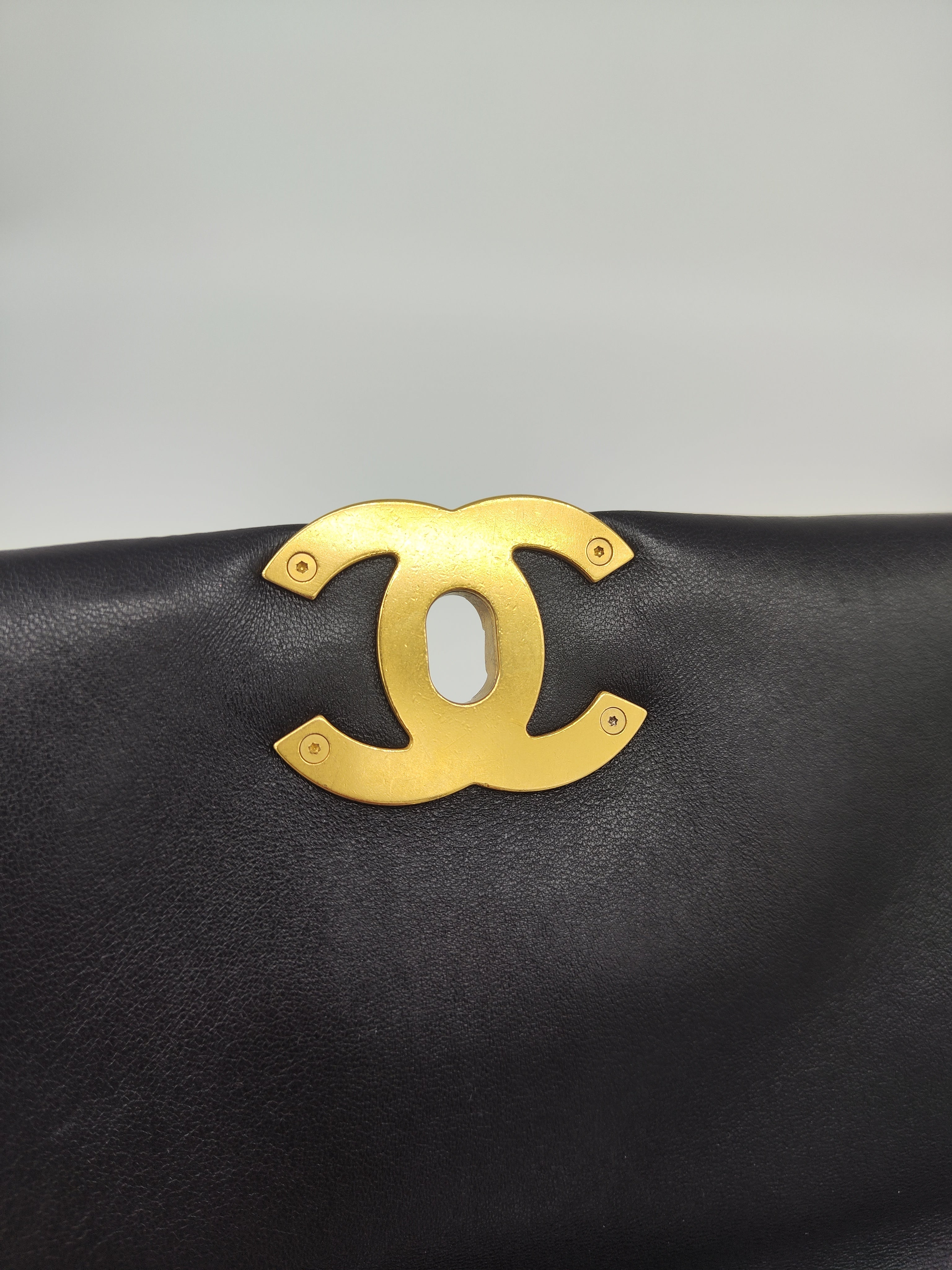 Chanel 19