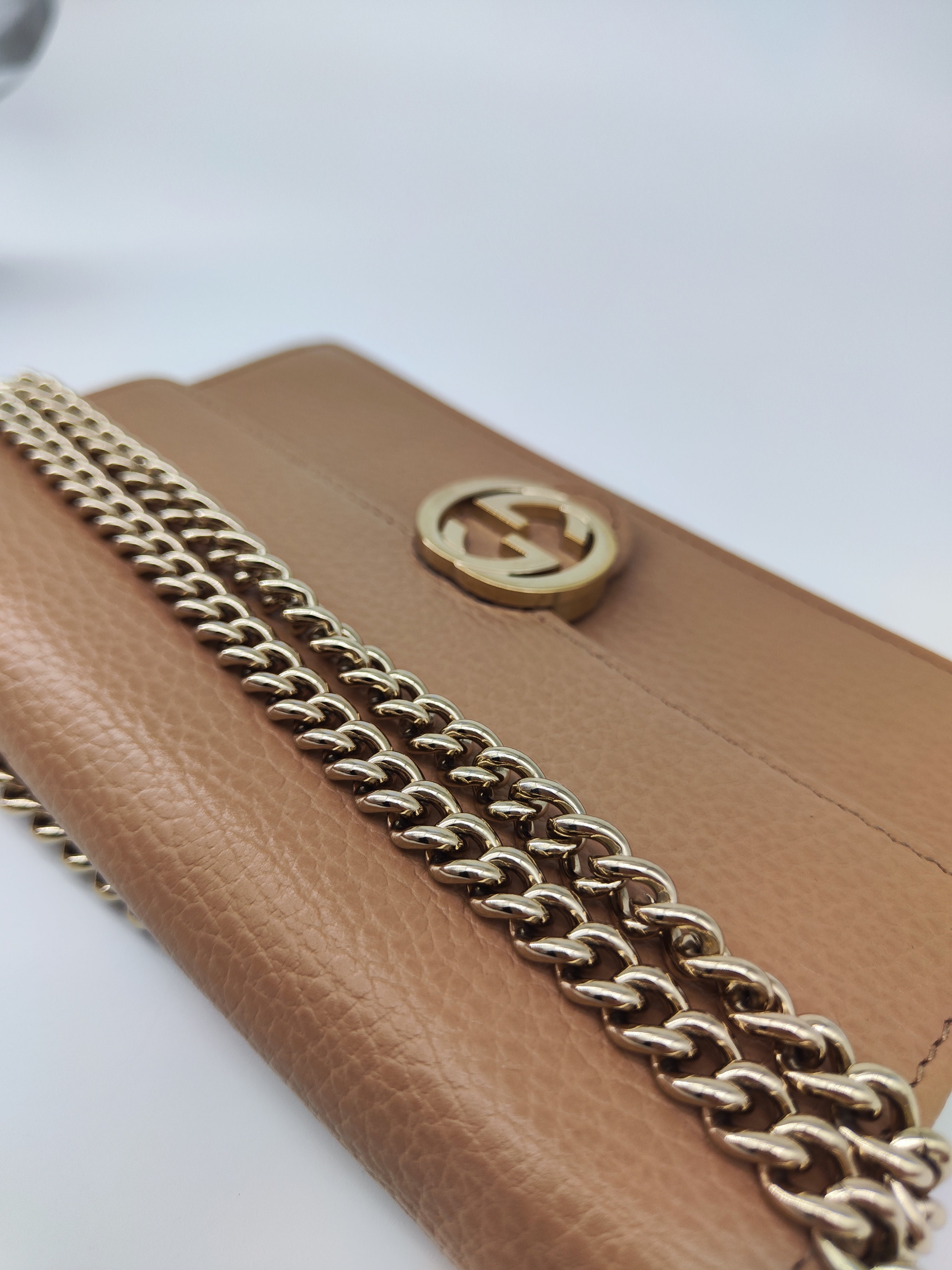 Gucci Interlocking beige