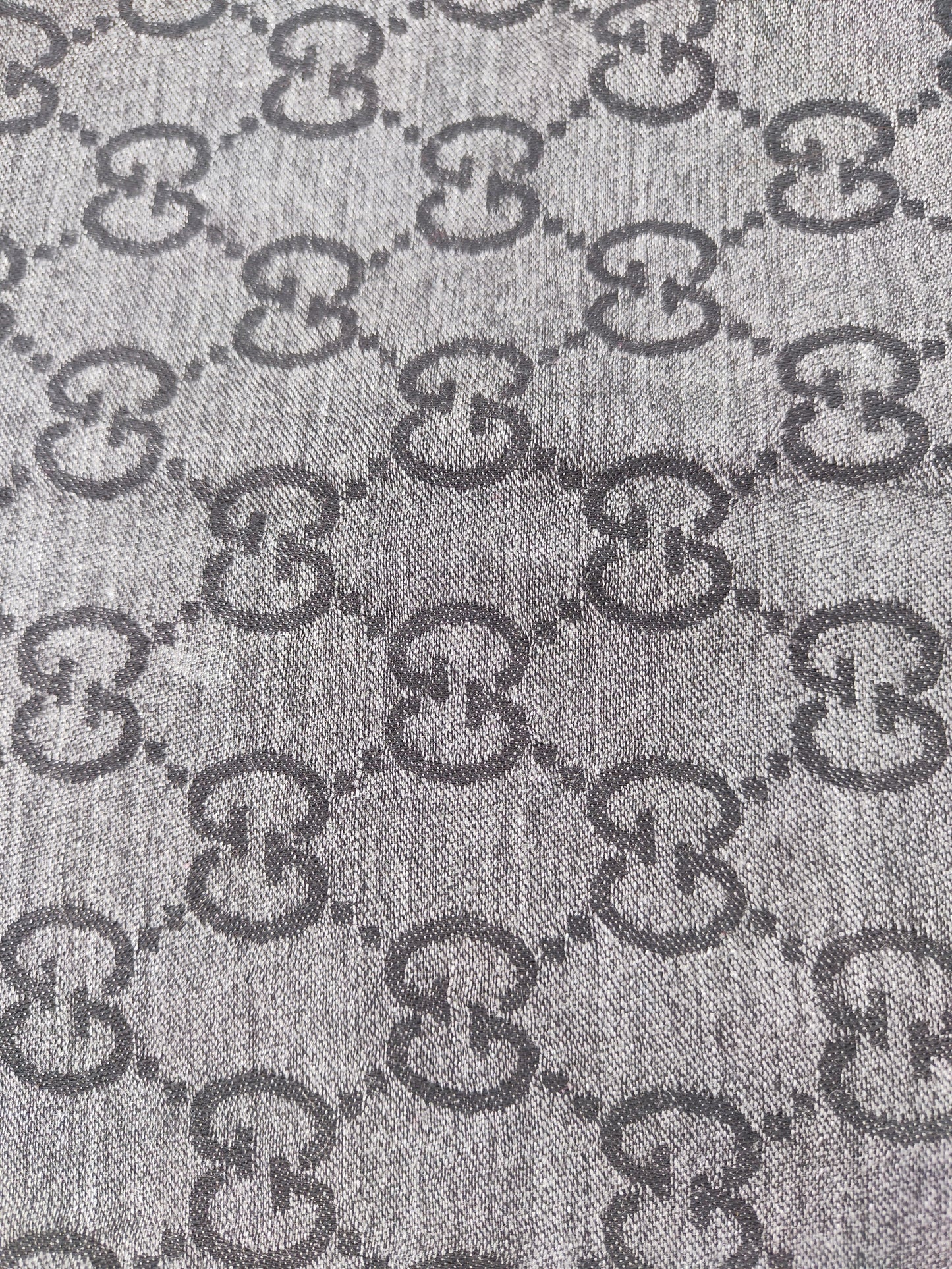 Sciarpa GG nera e grigio scuro